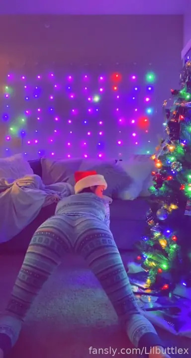 LexInWonderland Gets Anal Sex In Her Xmas Outfit