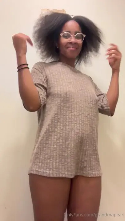 Grandmapearl Shakes Her Ass For Fun - ePornLeak