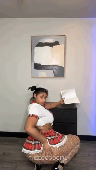 Theegoodgirl Teases With Her Huge Ass