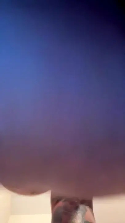 Itzgrippytv Fingers Her Pussy