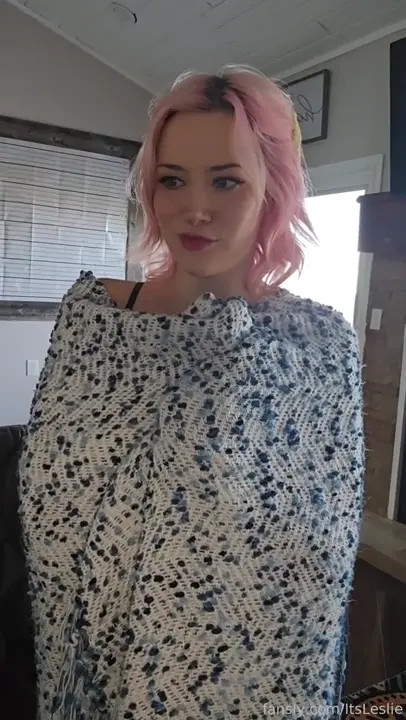 ItsLeslie Pussy Rub And Dildo Play Combo