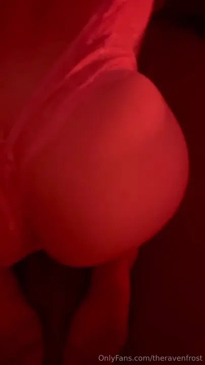 Bo Barah Gets Penetrated In A Red Room