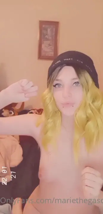 Mariethegasqueen Farts For Fans Seductively