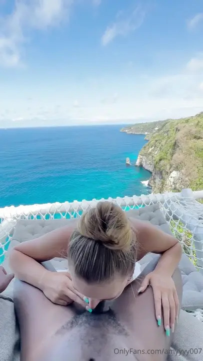 Amyyyy007 Sloppy Blowjob Outside