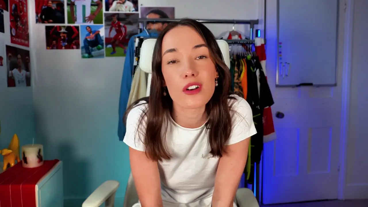 CheekyMZ Fingers Her Pussy While He Jerks Off