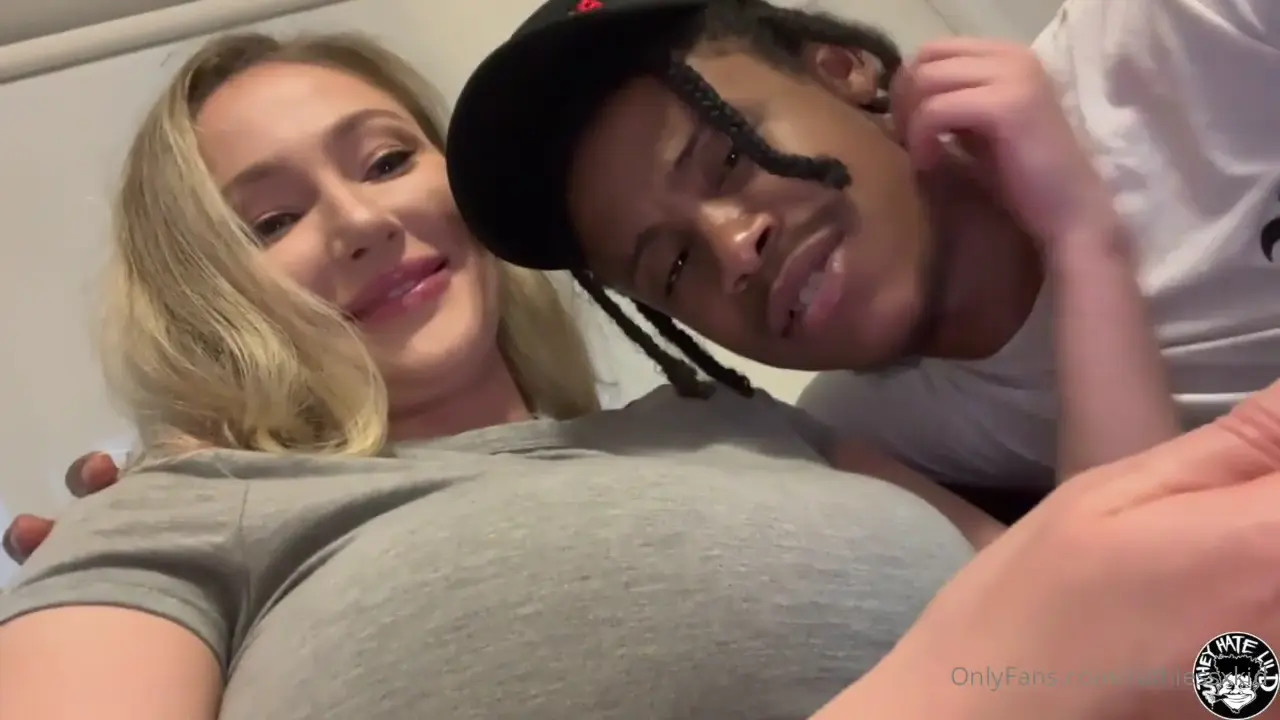 Aria Six Takes Lil D’s BBC On The Couch - ePornLeak