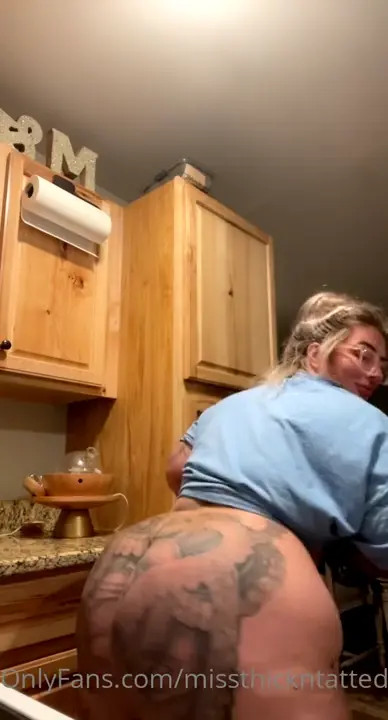 Missthick Twerks Her Booty In The Kitchen