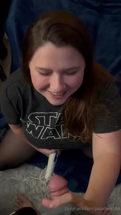 Pixiefeet169 Uses Vibrator While Giving Handjob