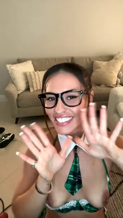 Kelsi Sucks A Sex Doll While Streaming - ePornLeak