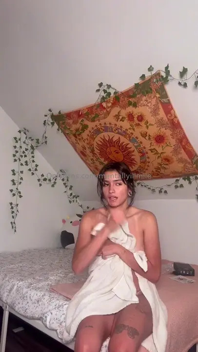 Mentallyillmile Shows Off Her Tiny Tits - ePornLeak