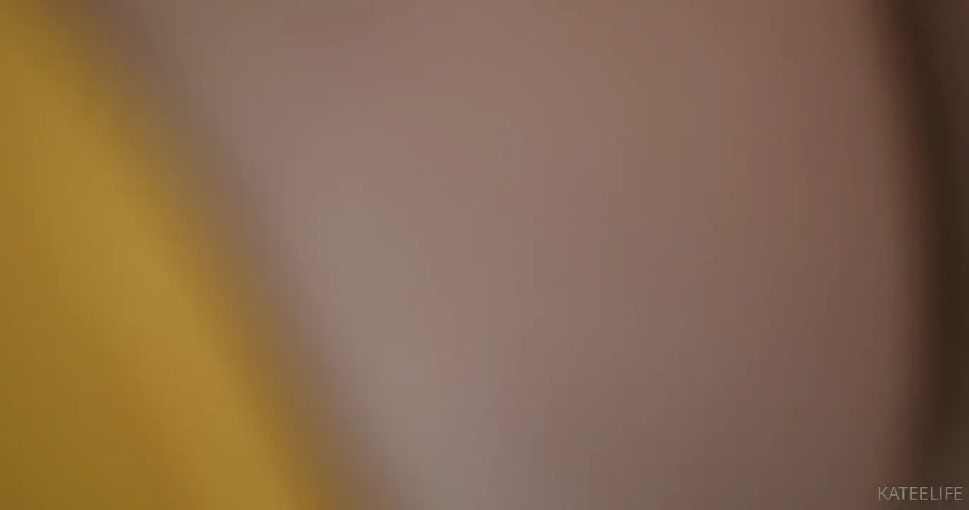 Kateelife Exposes Her Breasts