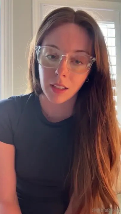 Nadia Foxx Gives A Seductive JOI - ePornLeak