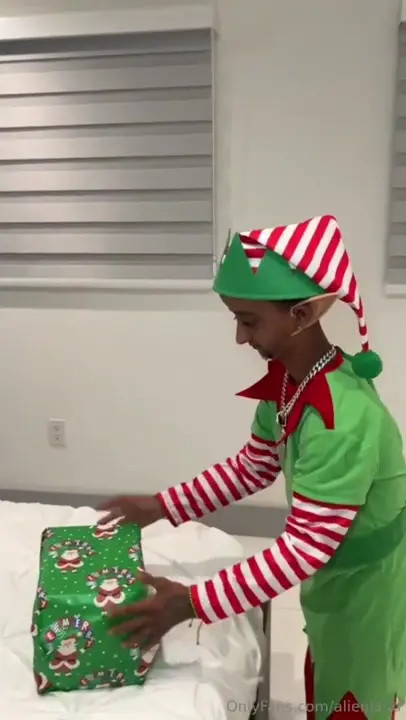 Dwarf Elf BabyAlien & Diamond Franco’s Xmas Sex