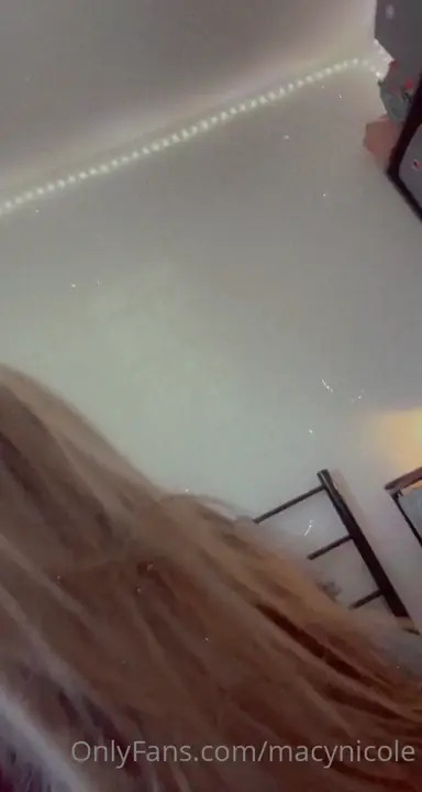 Macynicoleb Teases On All Fours