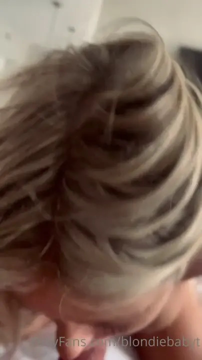 Blondiebabyt Bounces Her Tits During Sex