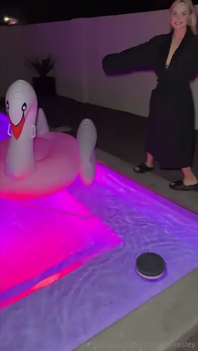 Piper Presley Gives A Wet Poolside Blowjob