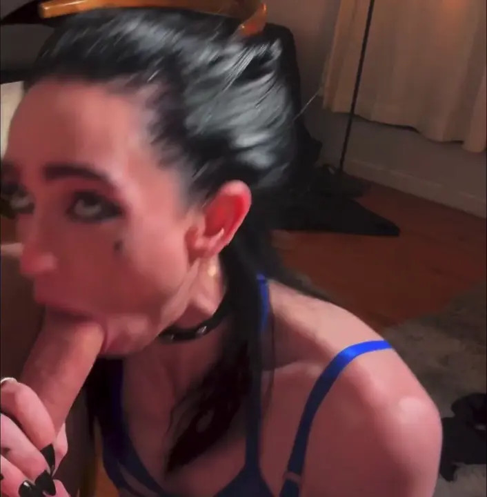 Taylor Zahn Sucks And Sits On A Cock