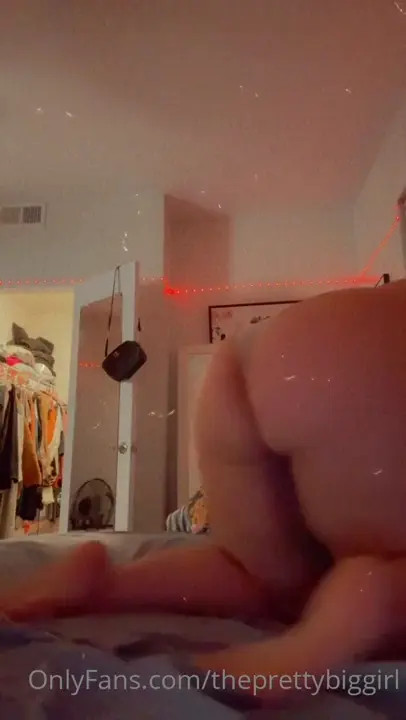 Theprettybiggirl Flaunts Her Tits And Ass