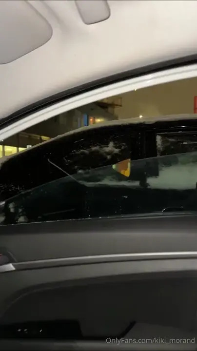 Kiki Morand Gives A Sloppy BJ In The Car