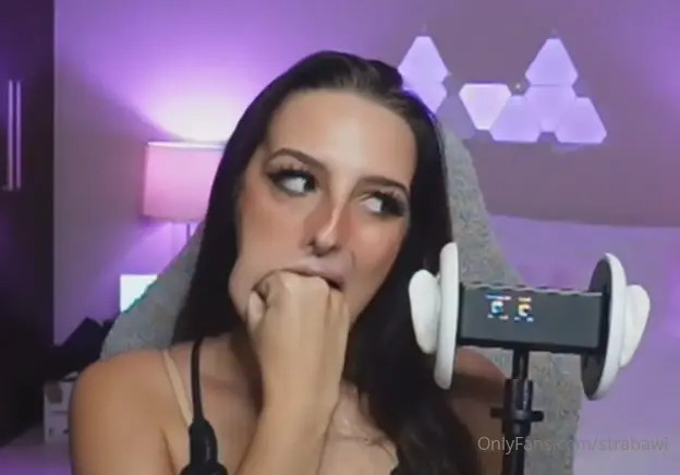 Meganeve Tries A Fist In Her Mouth