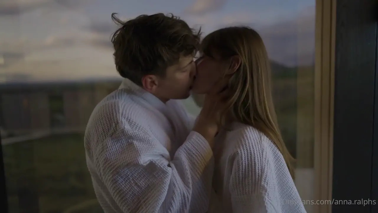 Anna Ralphs Takes A Cock In A Cabin - ePornLeak