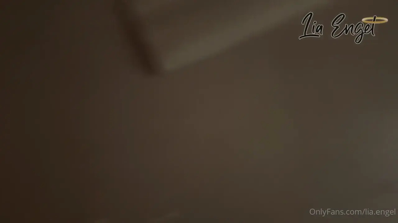 Lia Engel Gets Stuck And Pounded At Gym - ePornLeak