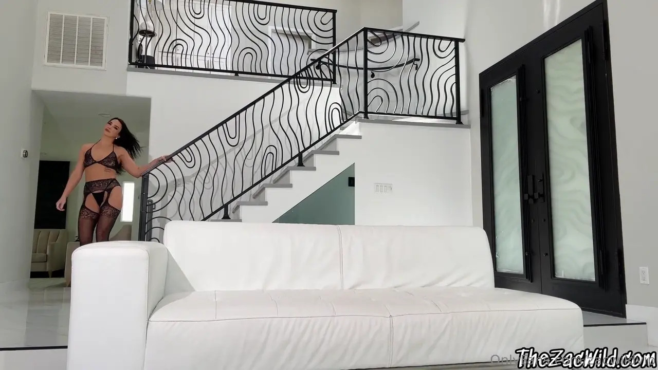 Ivy Ireland's Holes Gets Drilled By Zac Wild