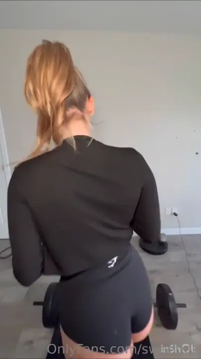 Sweetieji Gets Drilled At The Gym