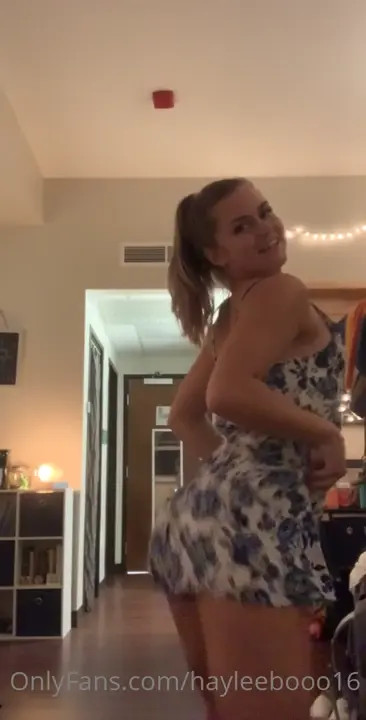 Littlemsboo Wobbles Her Butt