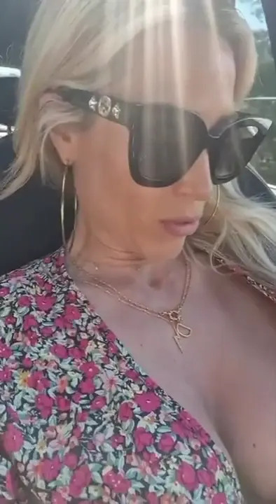 Diamanta Gets Pounded By Her Man Outdoors - ePornLeak