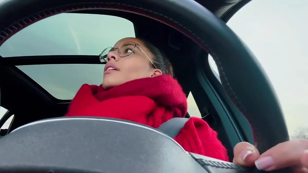 Diana Lawrence Rides A Cock In A Hotel - ePornLeak