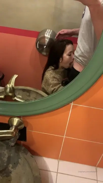 Ellie Leen Sucks And Fucks In A Public Stall - ePornLeak