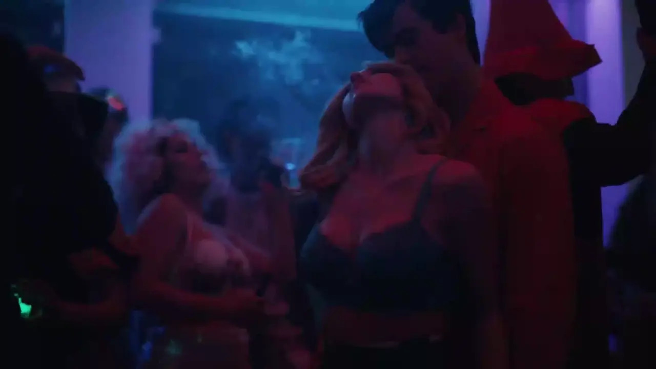Sydney Sweeney Erotically Dances