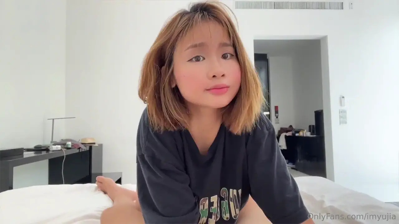 Imyujia Gives A Blowjob And Fucks Her Friend POV