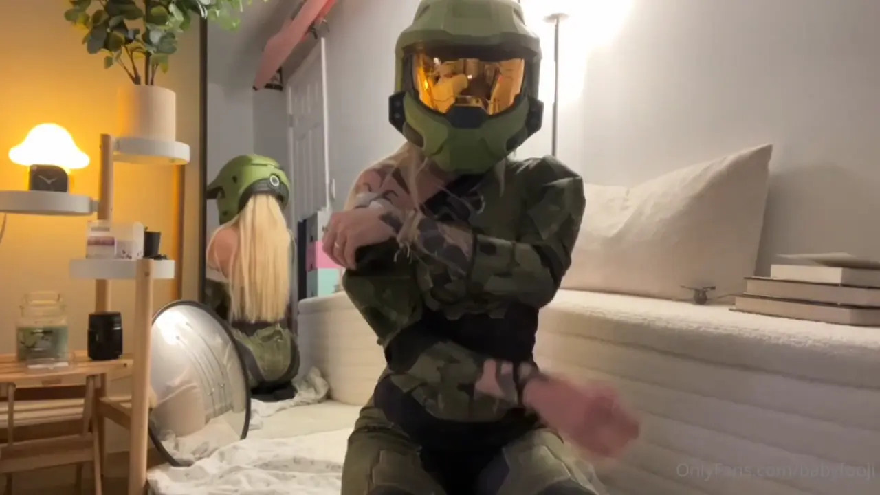 BabyFooji Inserts A Dildo In Her Asshole - ePornLeak