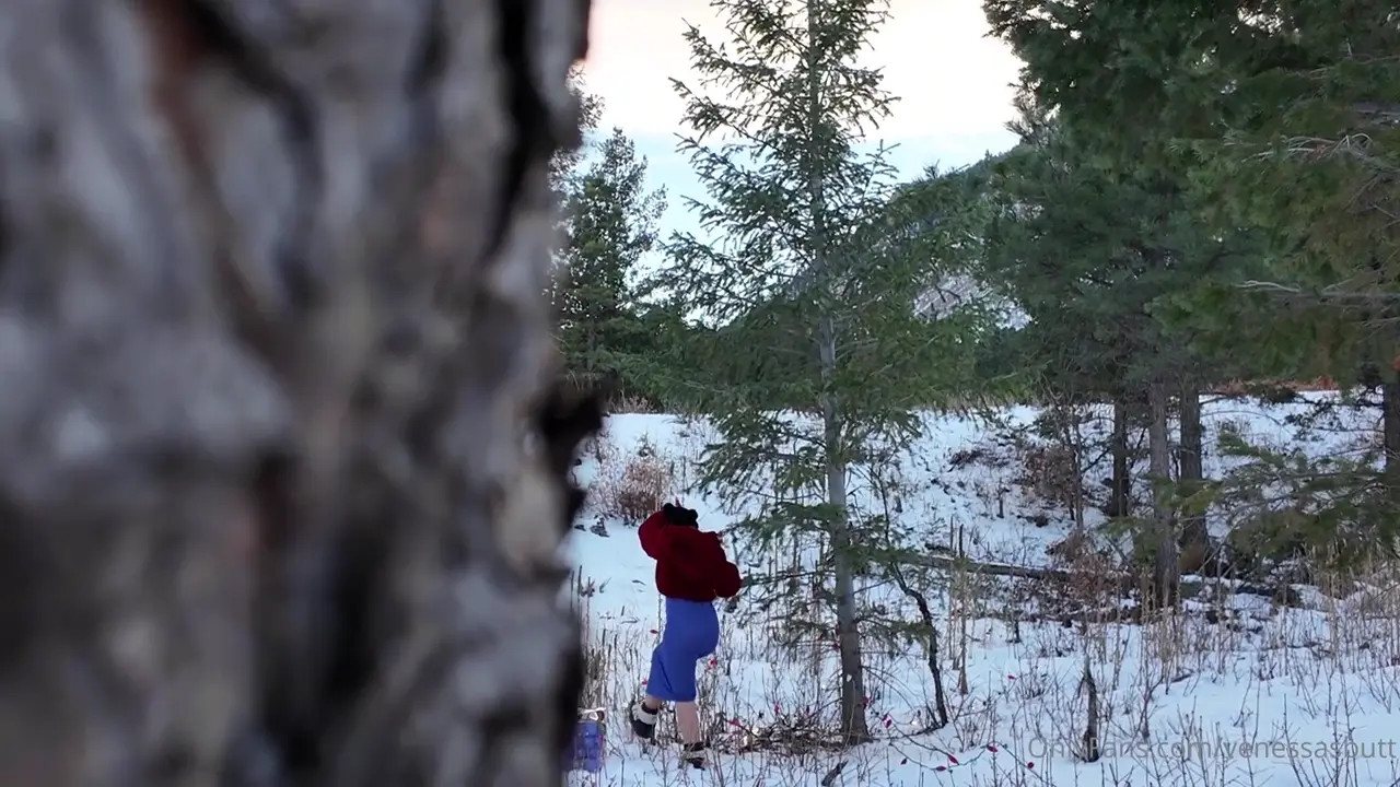 Venessasbutt's Warm Desire In Cold Weather - ePornLeak