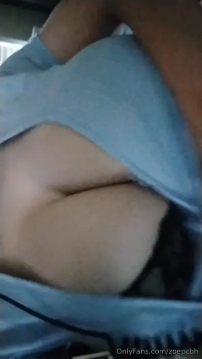 Zoepcbh Squeezes Her Titties - ePornLeak