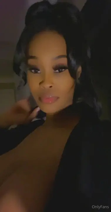 Sadeyemaya Lets Her Boobs Out