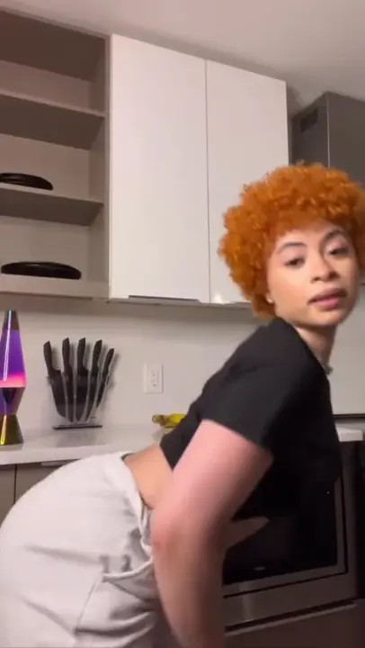 Sexy Ice Spice Wiggles Her Juicy Ass