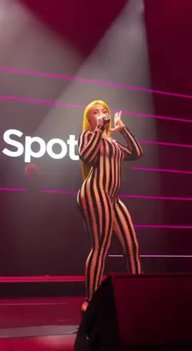 Ice Spice Shaking Her Ass While Singing - ePornLeak