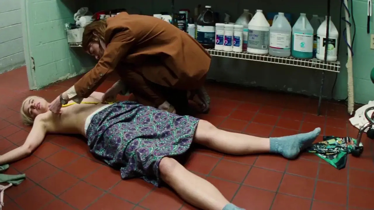 Margaret Qualley Naked And Unconcious