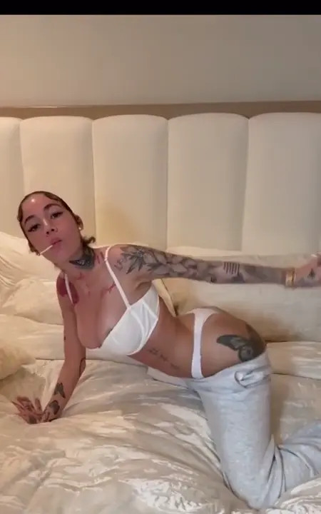 Bhadbhabiexrated Jiggles Her Ass On The Bed