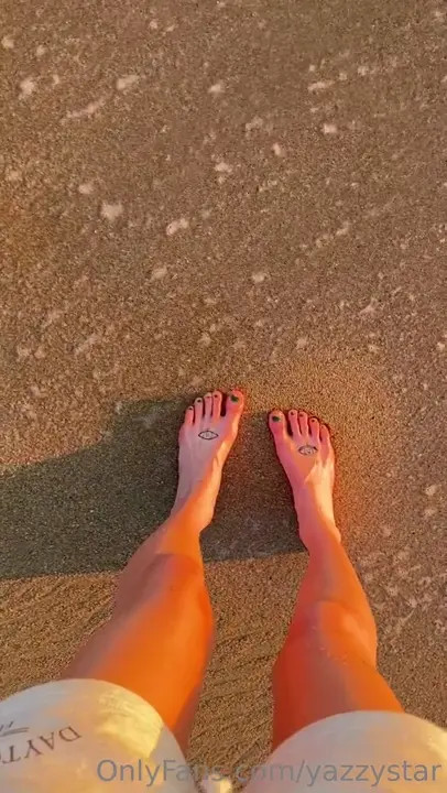 Sofia.Solana Shows Off Her Feet On The Beach