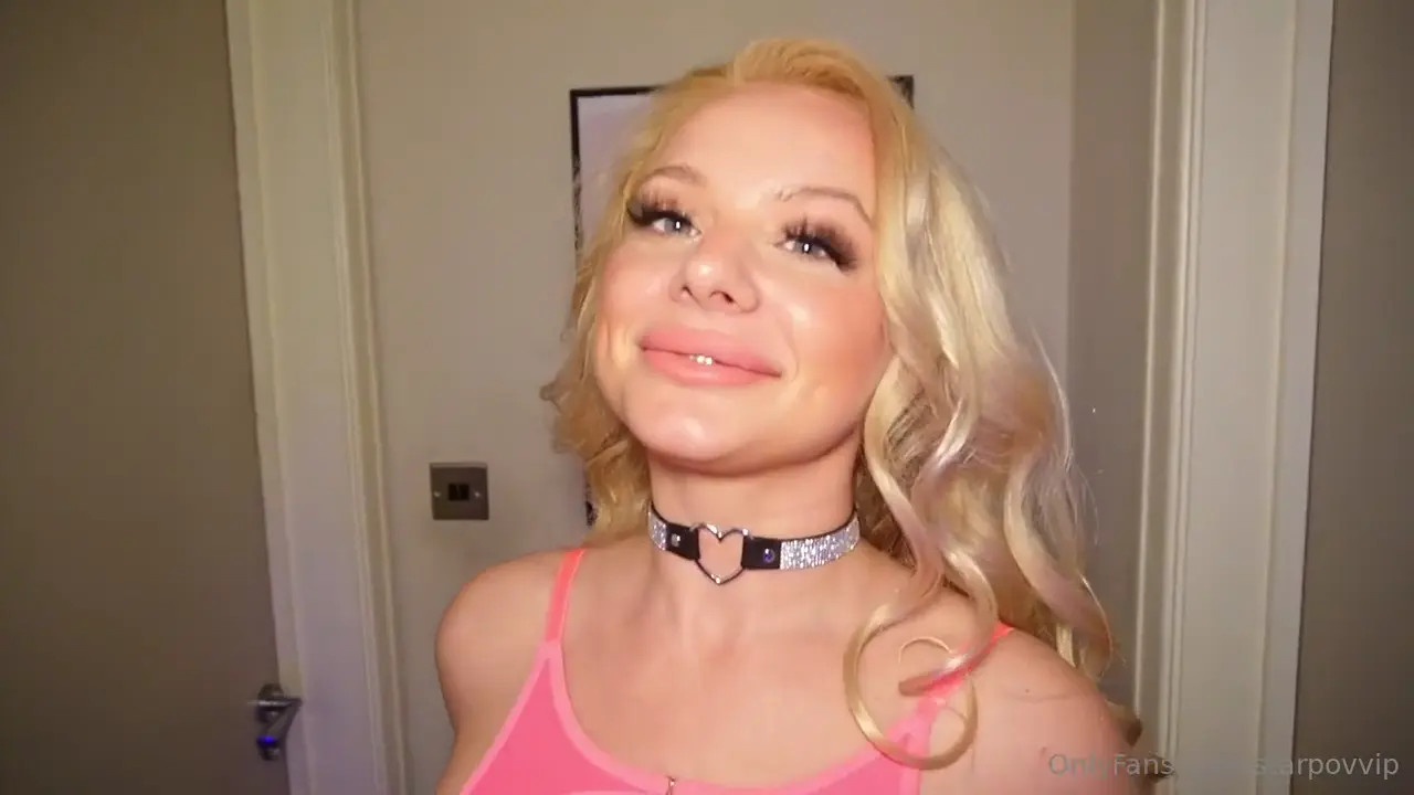 Blonde Elizabeth Romanova Gets Pounded