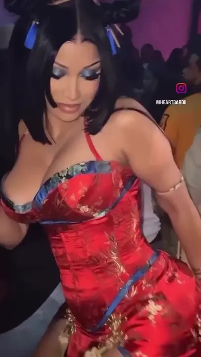 Cardi B Dancing Her Fat Ass In The Club