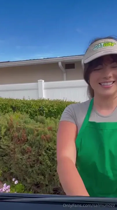 Subway Girl Salomelons Gets Rammed At Work - ePornLeak