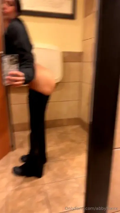 Abbyfoxxx Shakes Her Ass In A Public Rest Room