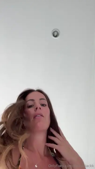 Zaraablackk Gets Ready To Be Licked Below