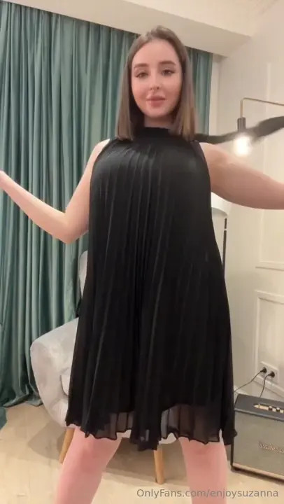 Suzanna Joy Inserts A Toy In Her Cunt