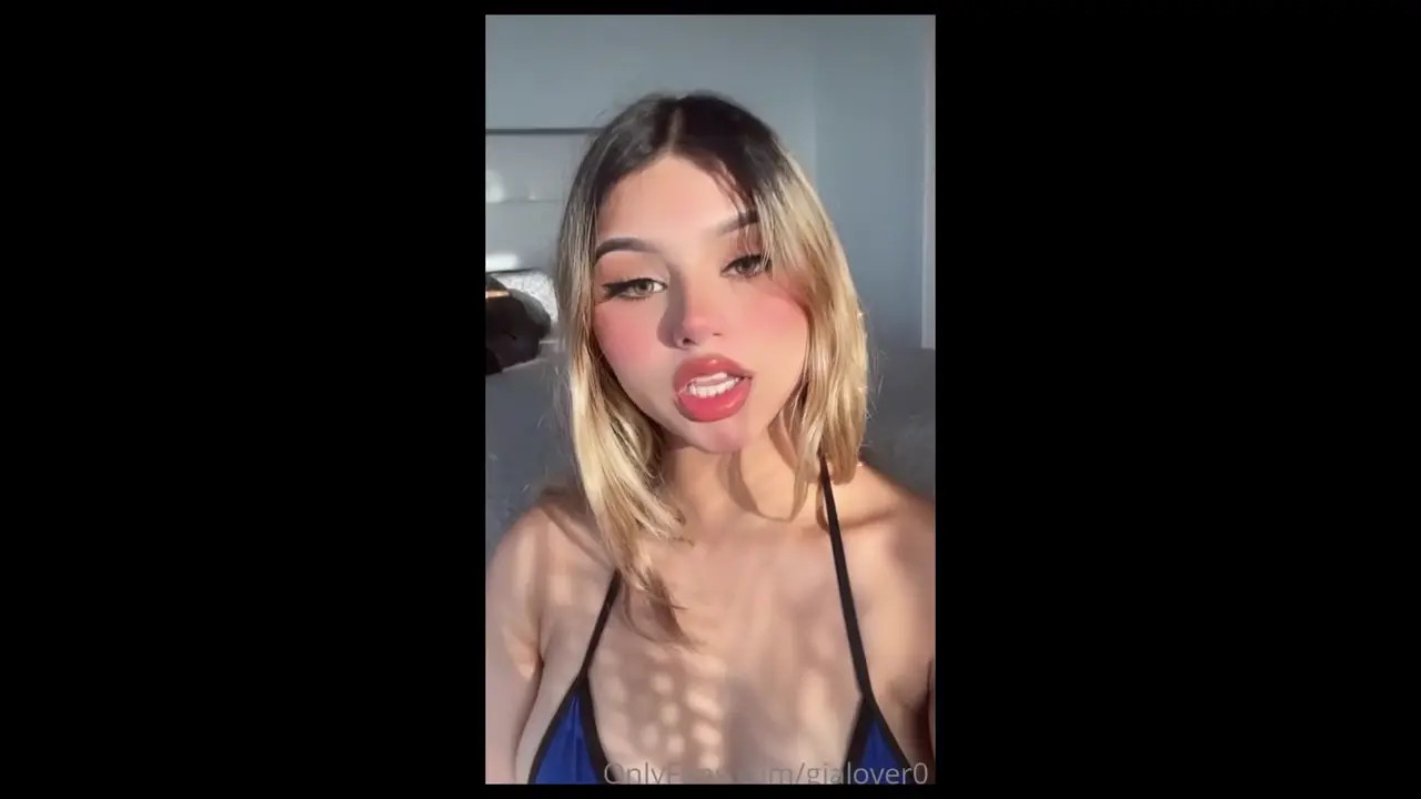 Gialover0 Wears A Bikini Top